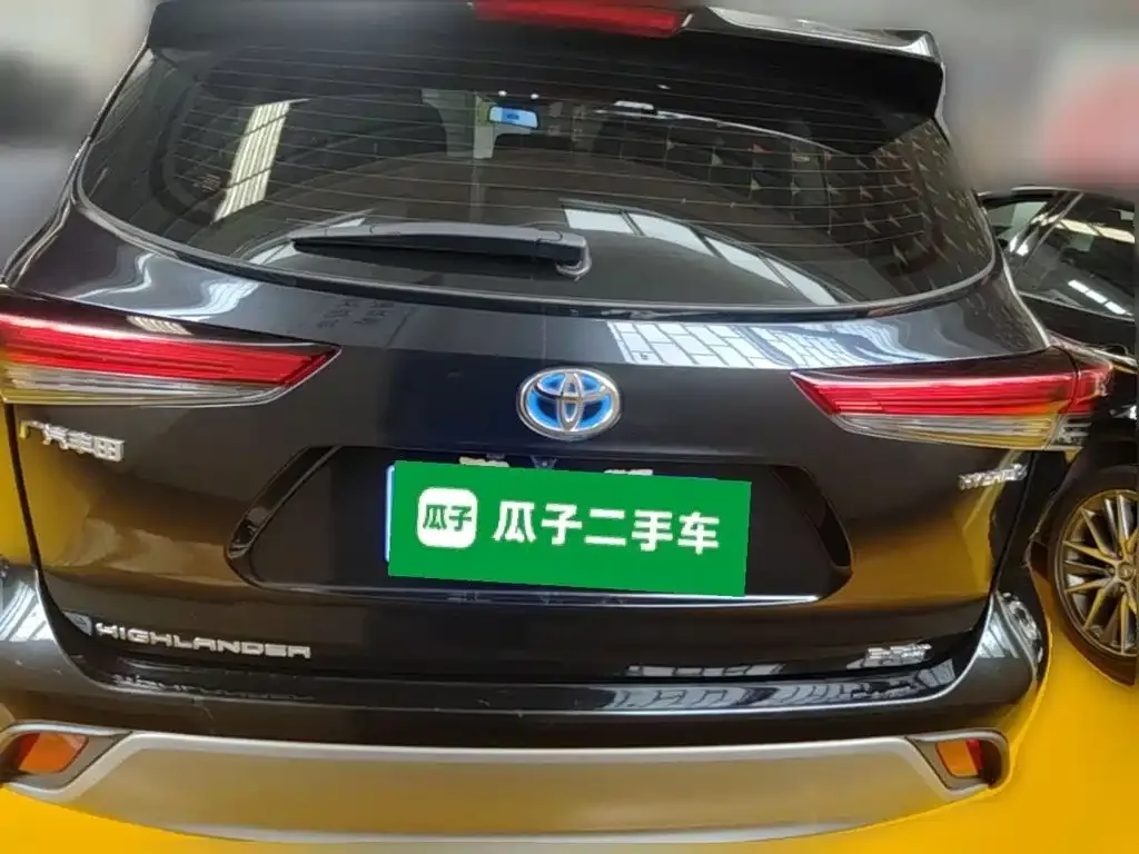 Toyota Highlander — фото 10