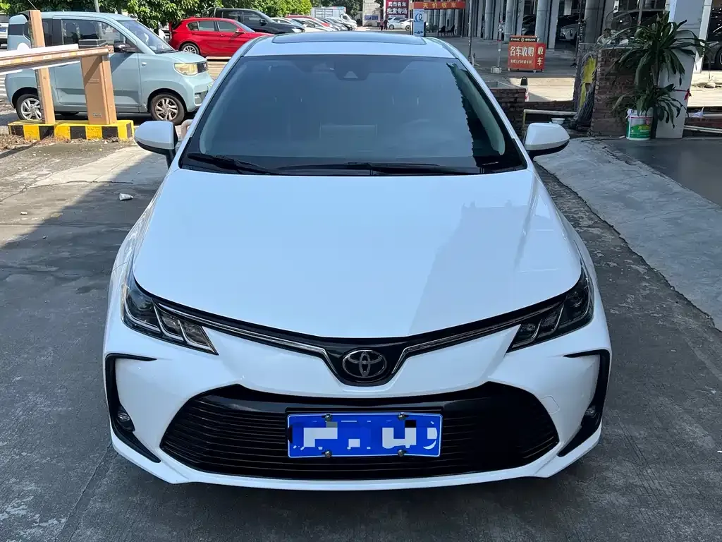 Toyota Corolla — фото 4