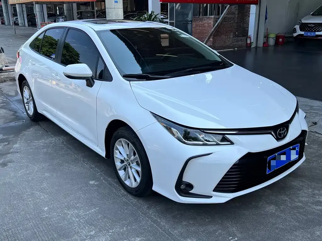 Toyota Corolla — фото 5