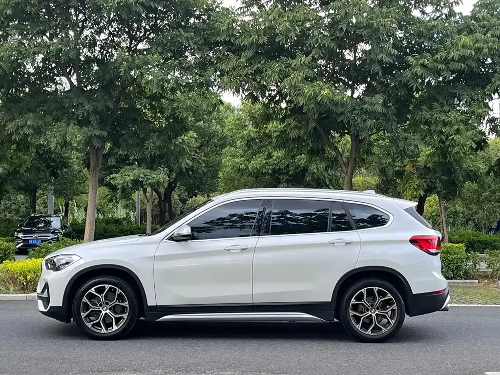 BMW X1 — фото 8