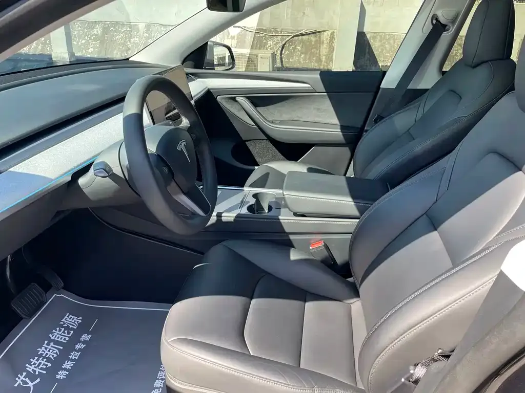 Tesla Model Y — фото 2