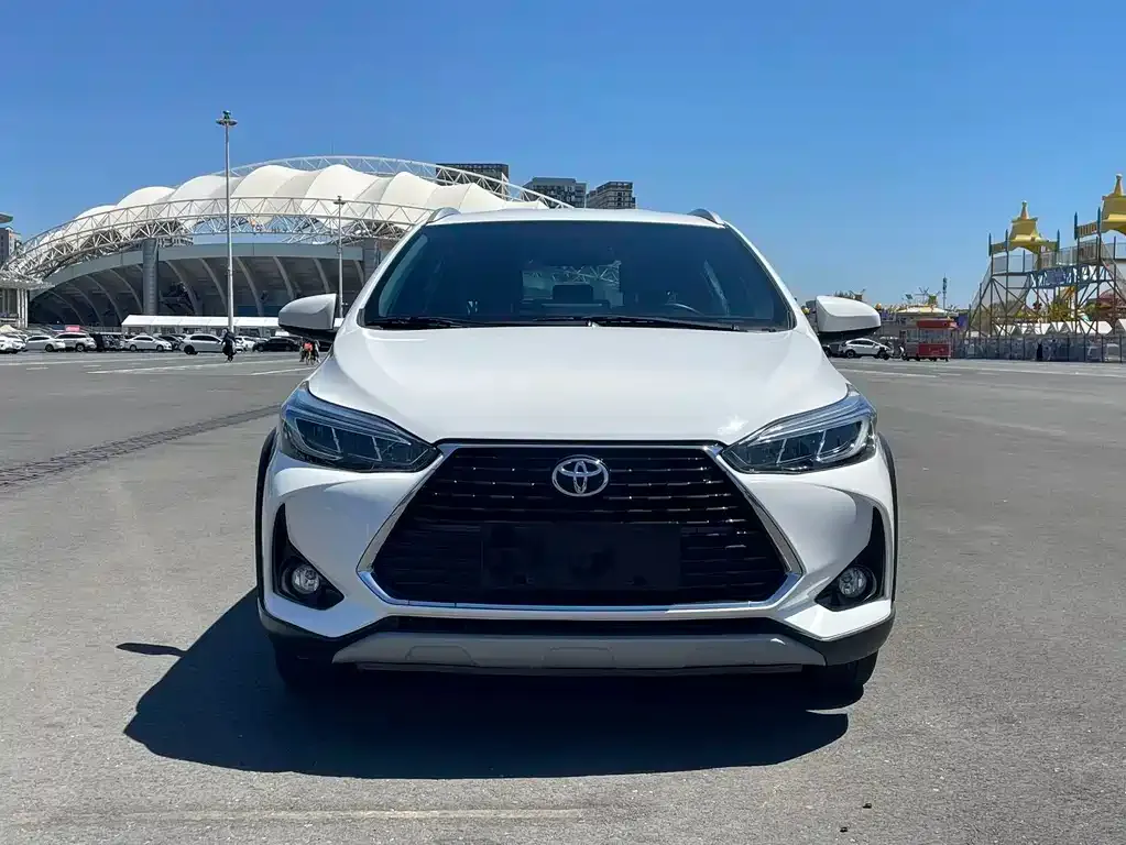 Toyota Yaris L — фото 9