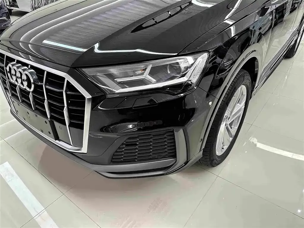 Audi Q7 — фото 2