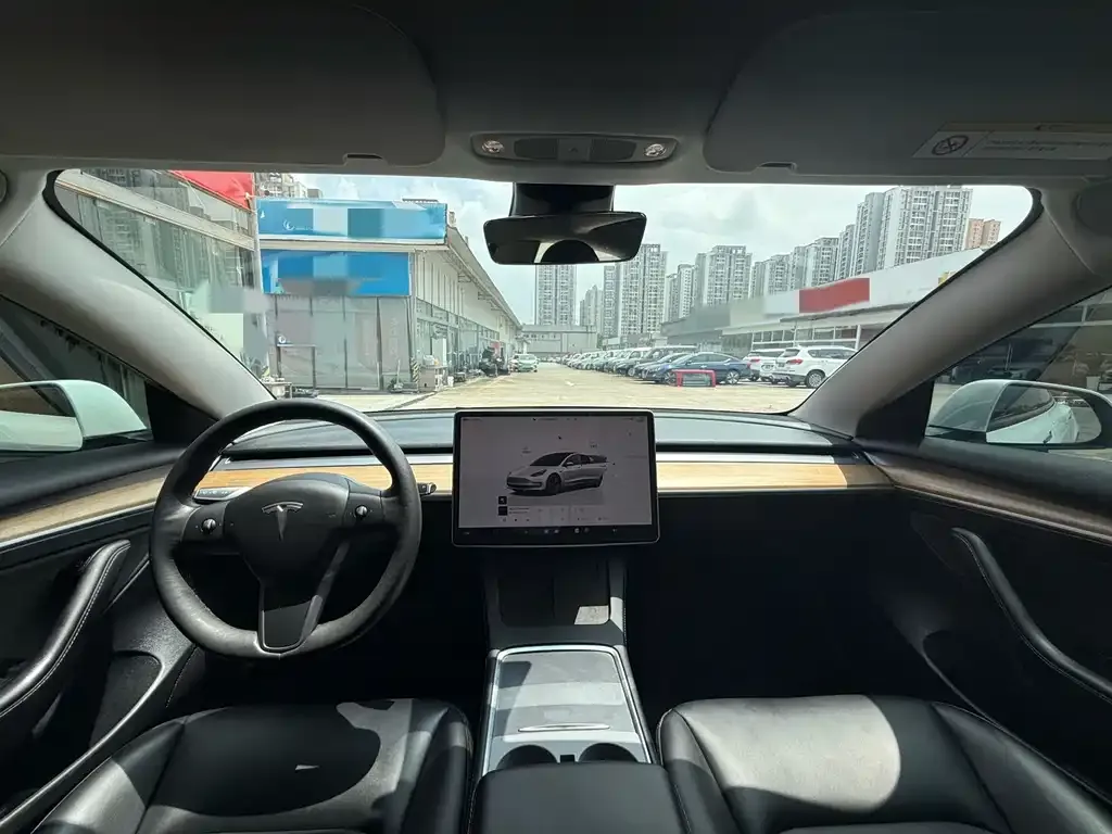 Tesla Model 3 — фото 4