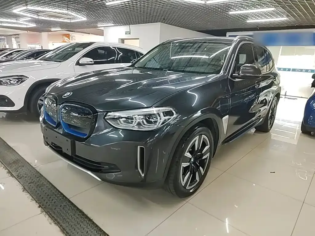 BMW iX3 — фото 1