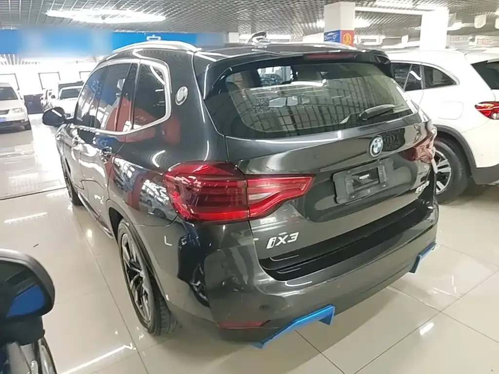 BMW iX3 — фото 2