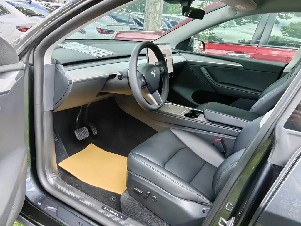 Tesla Model Y — фото 2