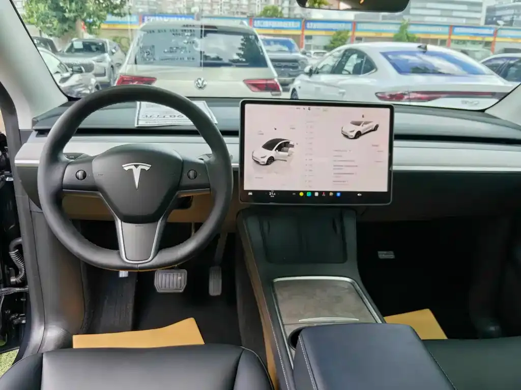Tesla Model Y — фото 3