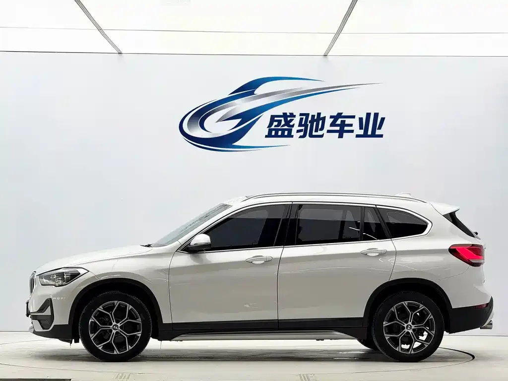 BMW X1 — фото 10