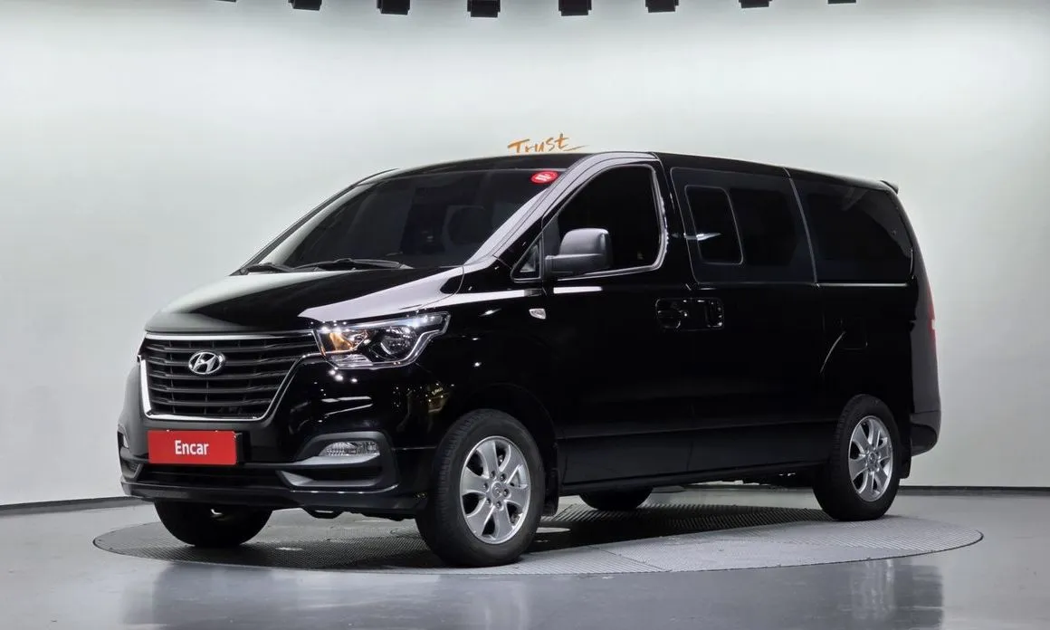 Hyundai Starex — фото 1