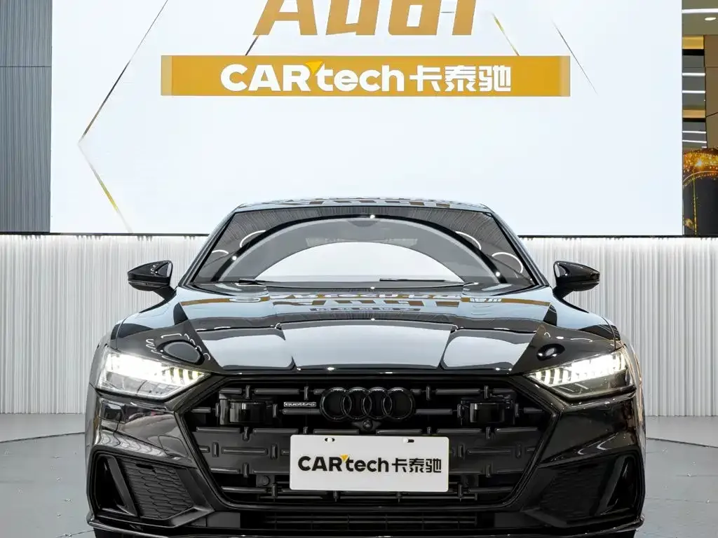 Audi A7L — фото 1