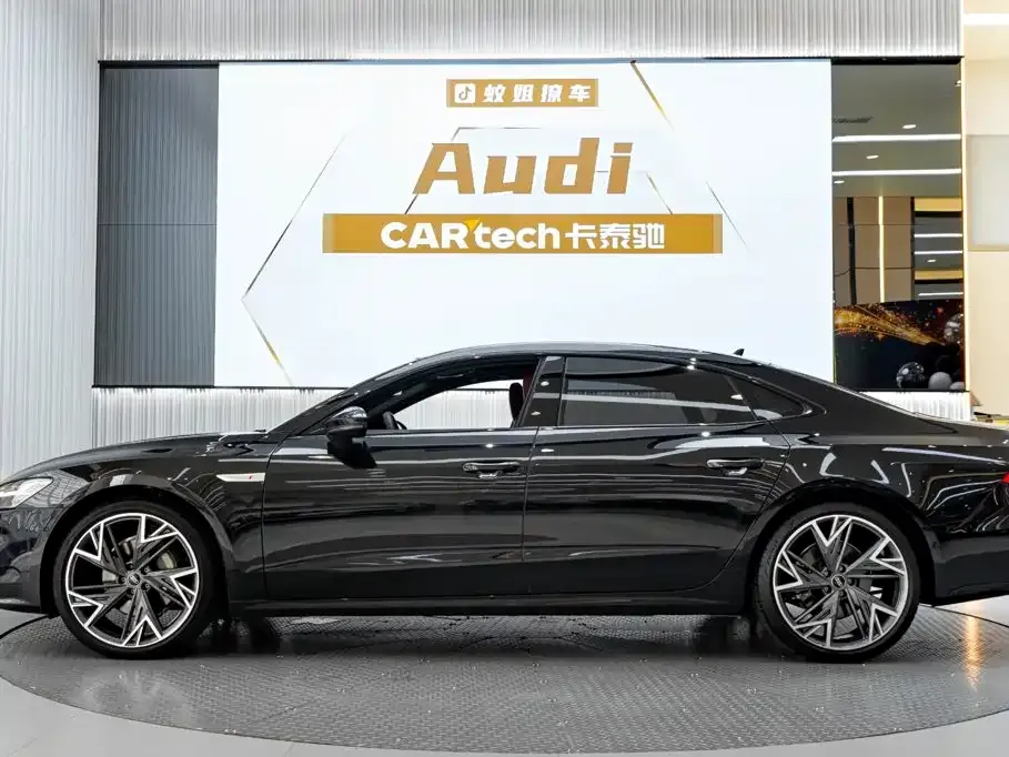 Audi A7L — фото 10