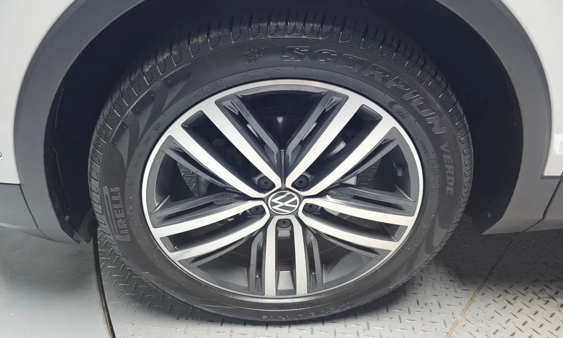 Volkswagen Tiguan — фото 10