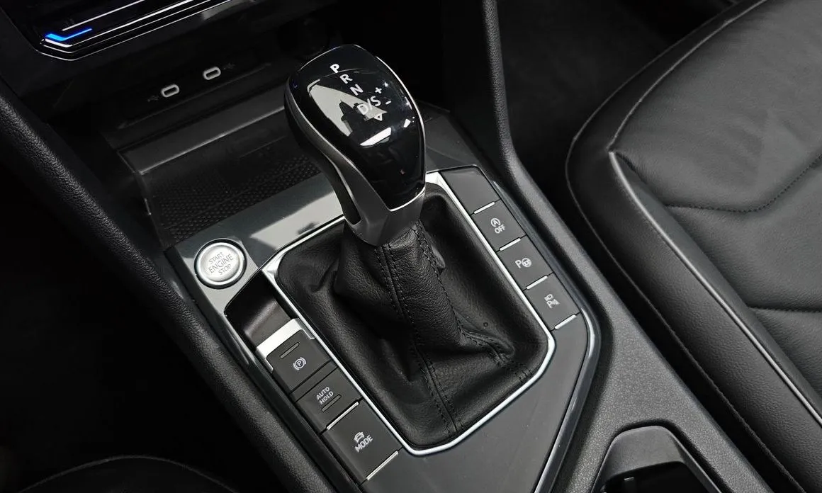 Volkswagen Tiguan — фото 8