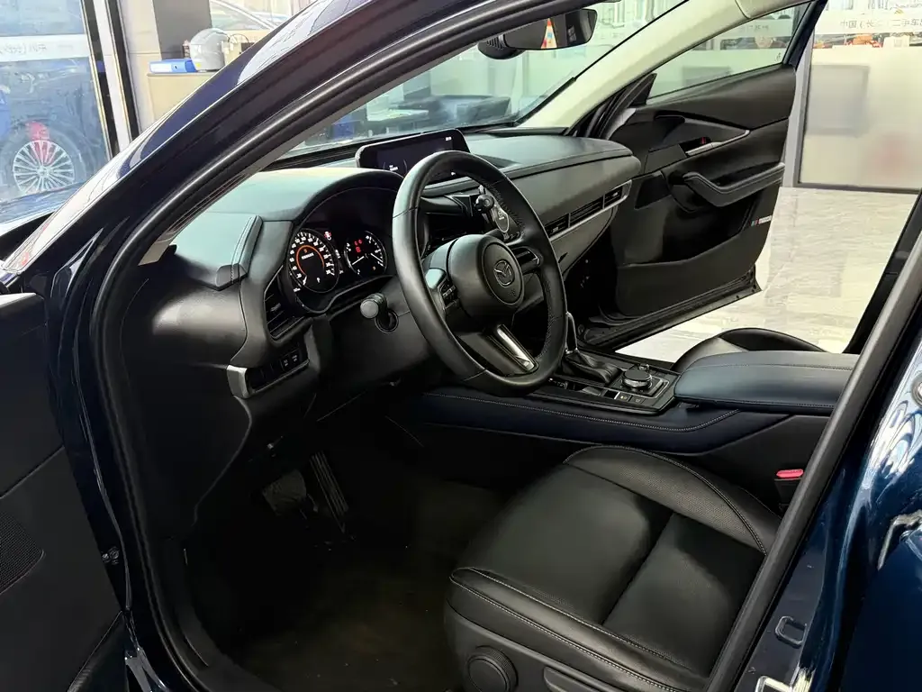 Mazda CX-30 — фото 10