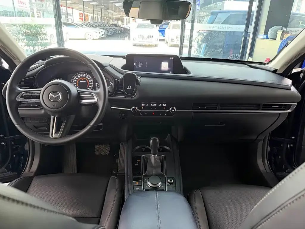 Mazda CX-30 — фото 9
