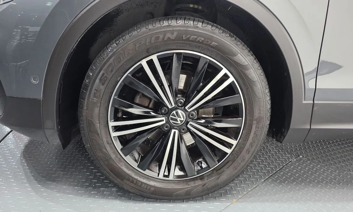 Volkswagen Tiguan — фото 6