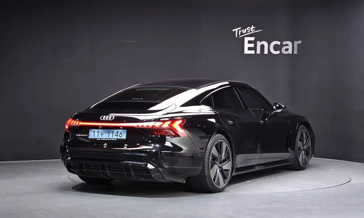 Audi e-tron GT — фото 5