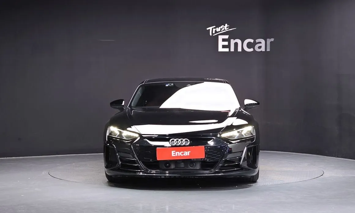 Audi e-tron GT — фото 4