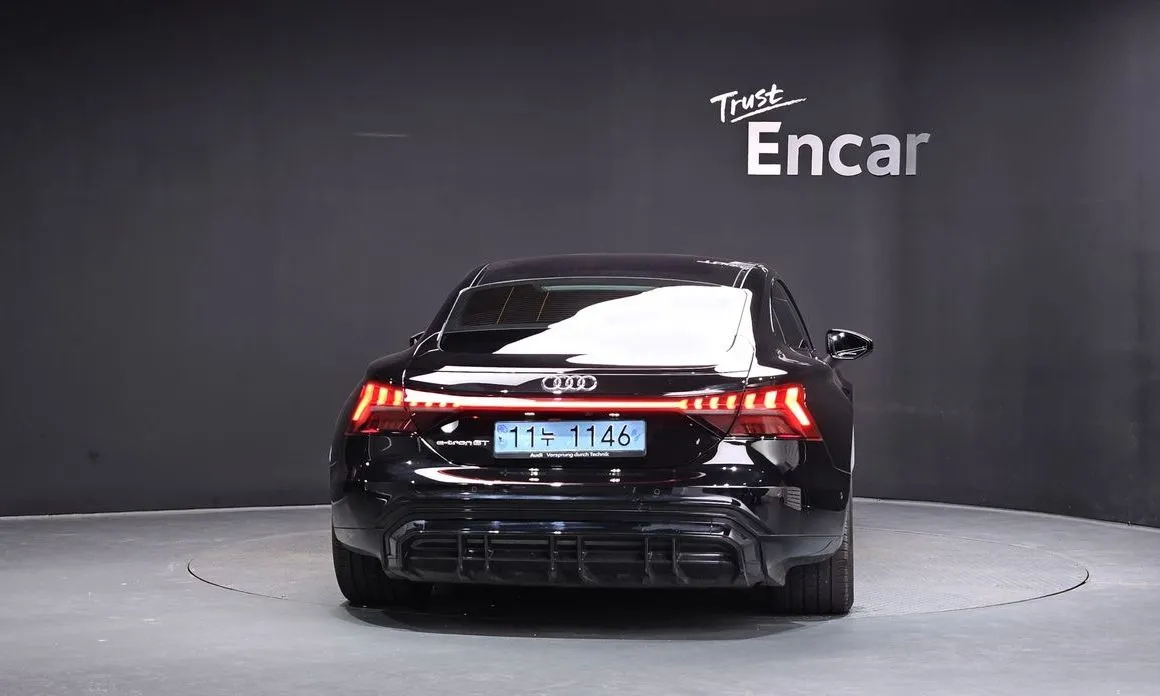 Audi e-tron GT — фото 2