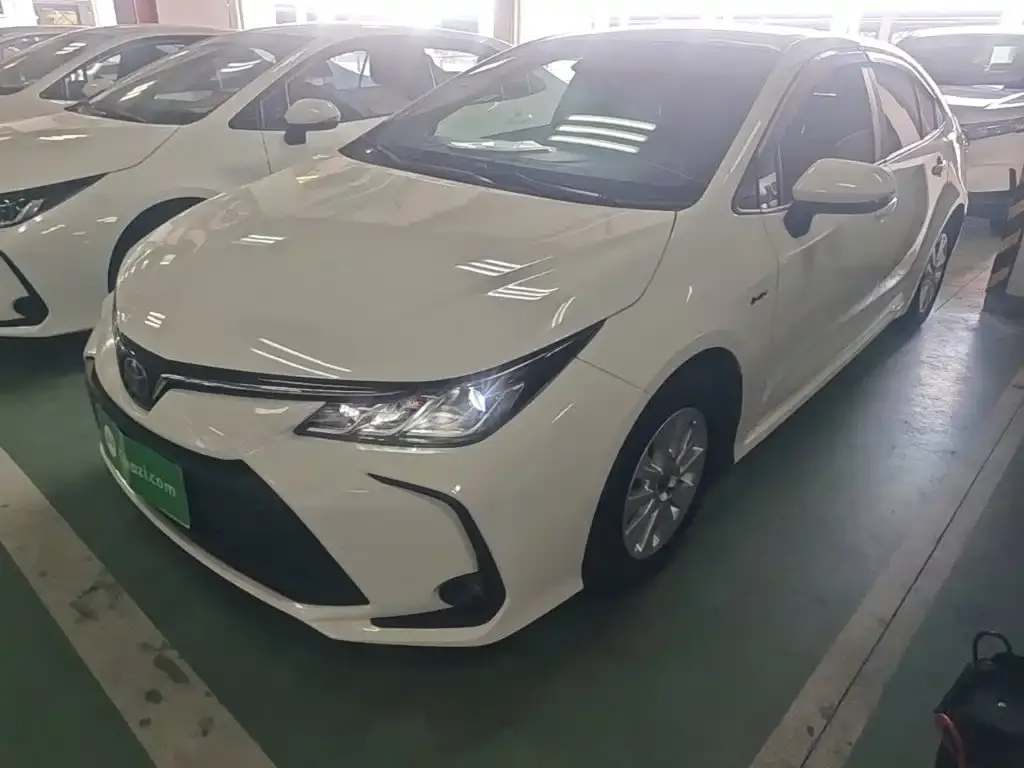 Toyota Corolla — фото 1