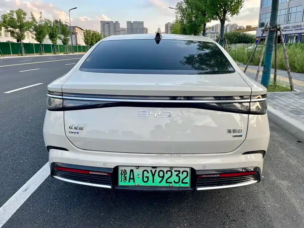 BYD Seal 07 DM-i — фото 3
