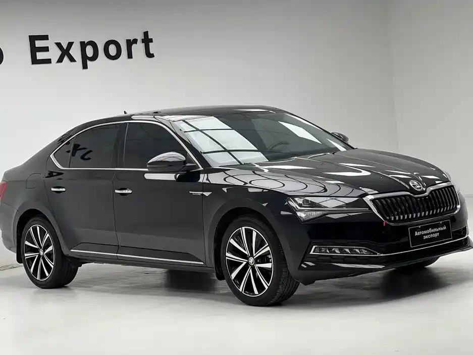 Skoda Superb — фото 8