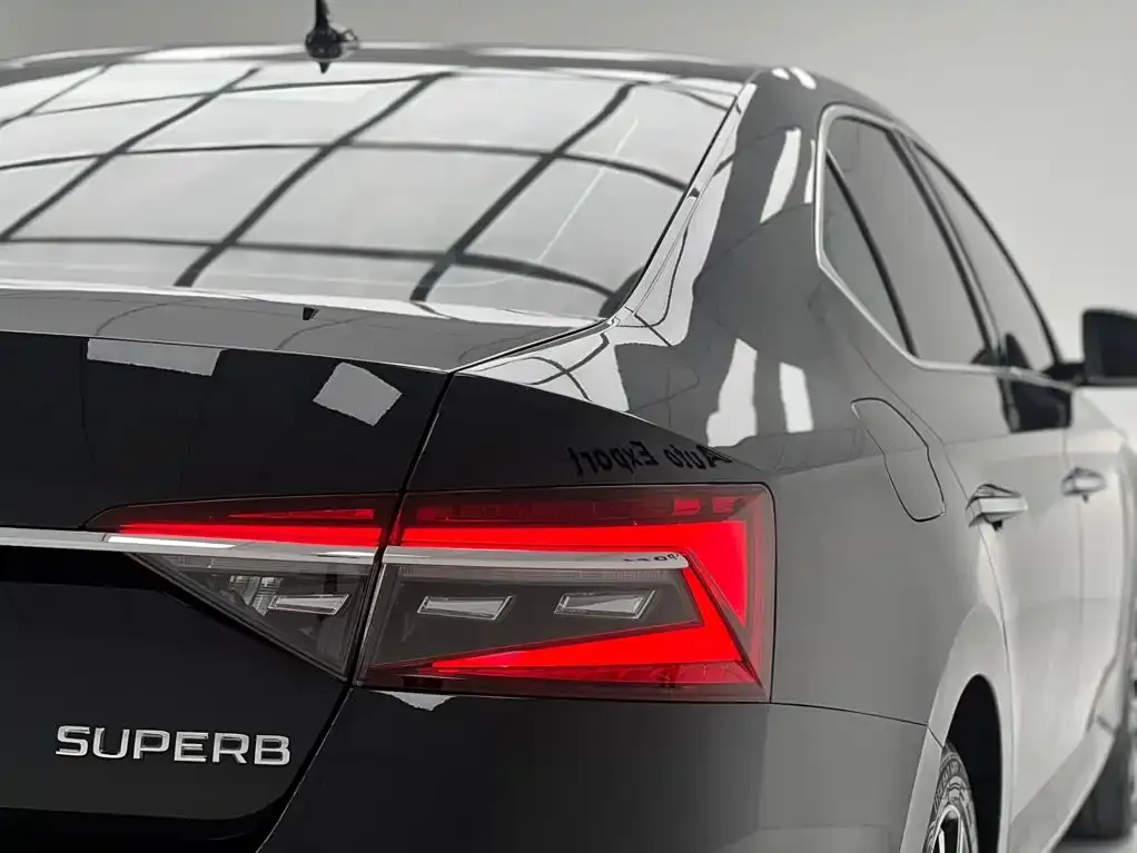 Skoda Superb — фото 4