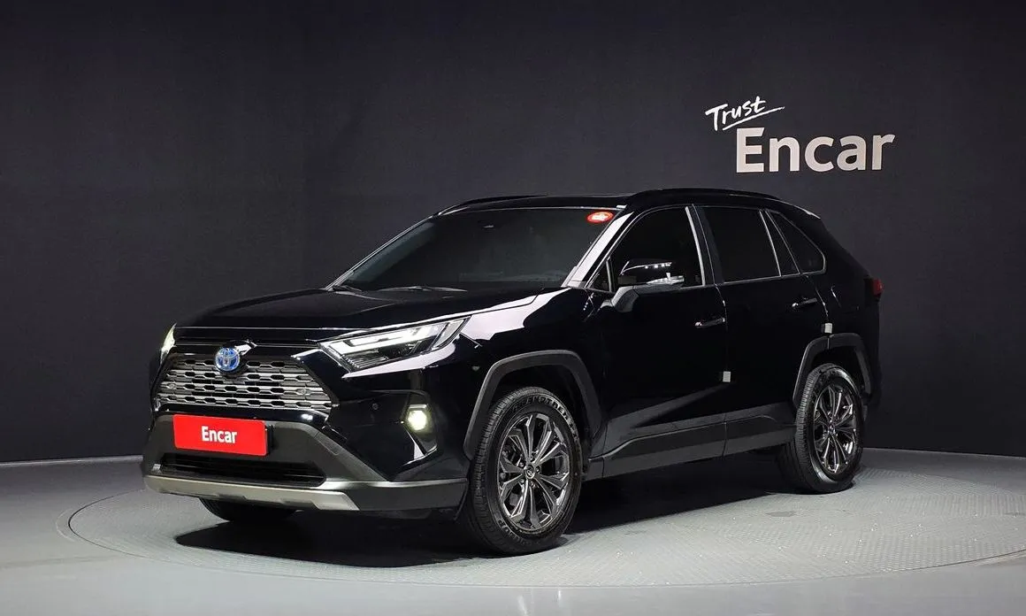 Toyota RAV4 — фото 1