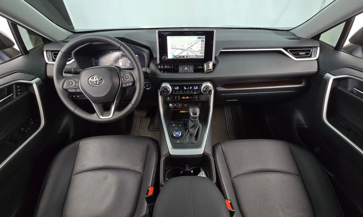 Toyota RAV4 — фото 3