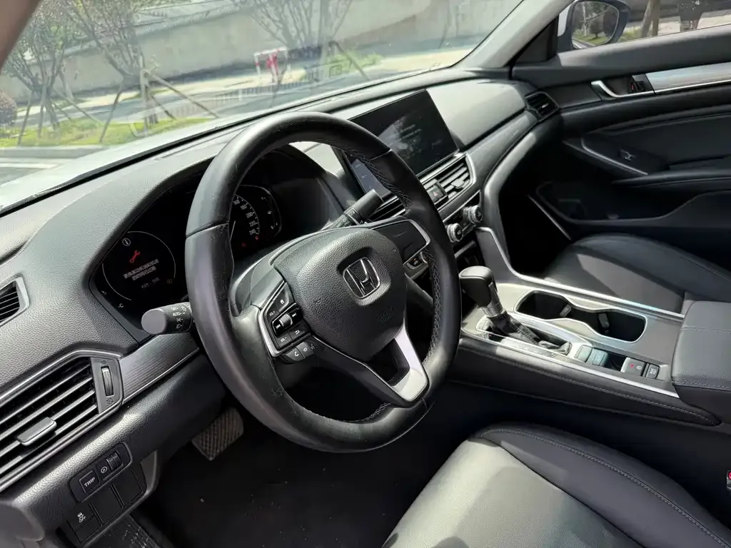 Honda Accord — фото 3