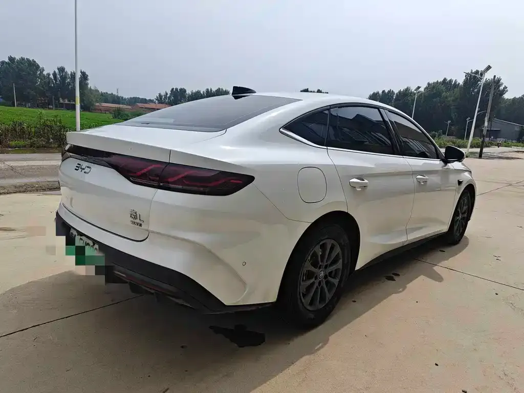 BYD Qin L — фото 8