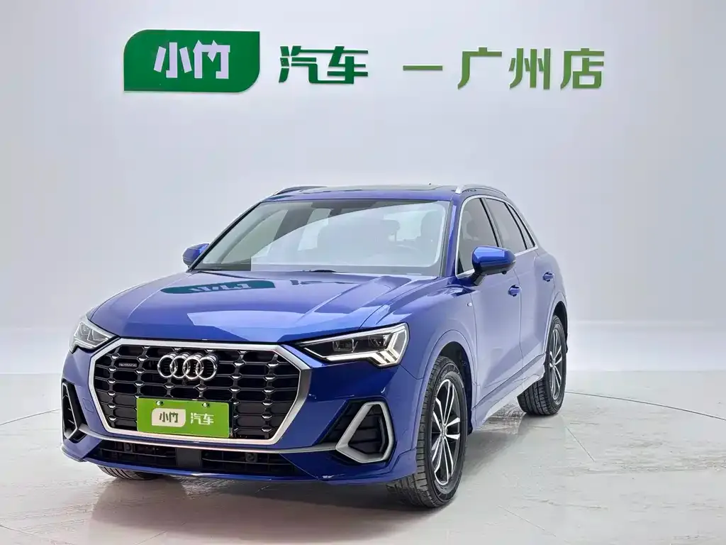 Audi Q3 — фото 1