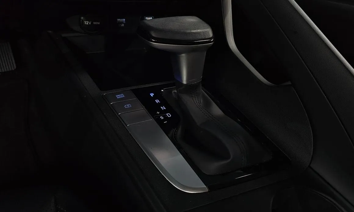 Hyundai AVANTE — фото 2