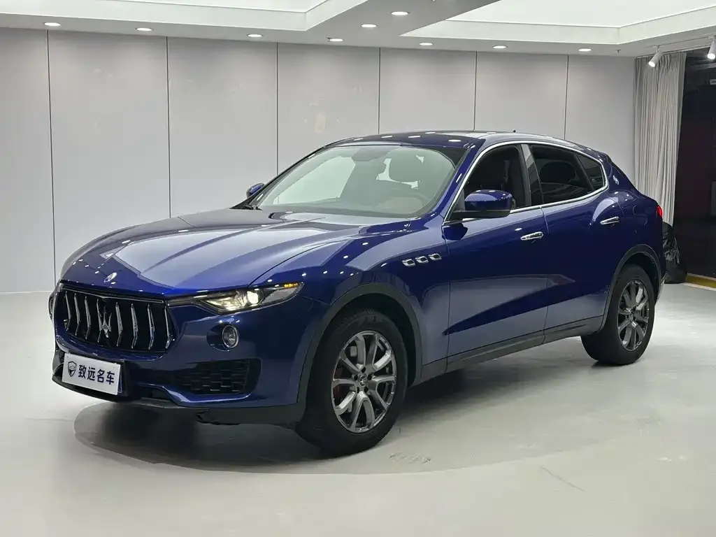 Maserati Levante — фото 1