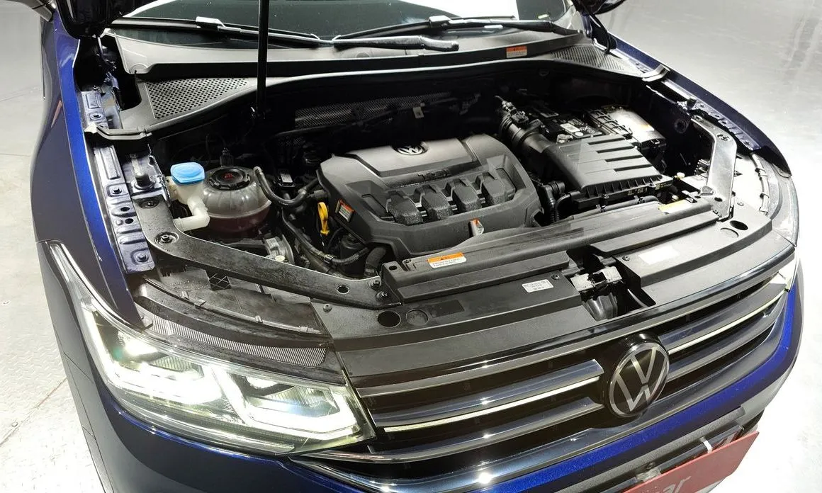 Volkswagen Tiguan — фото 10