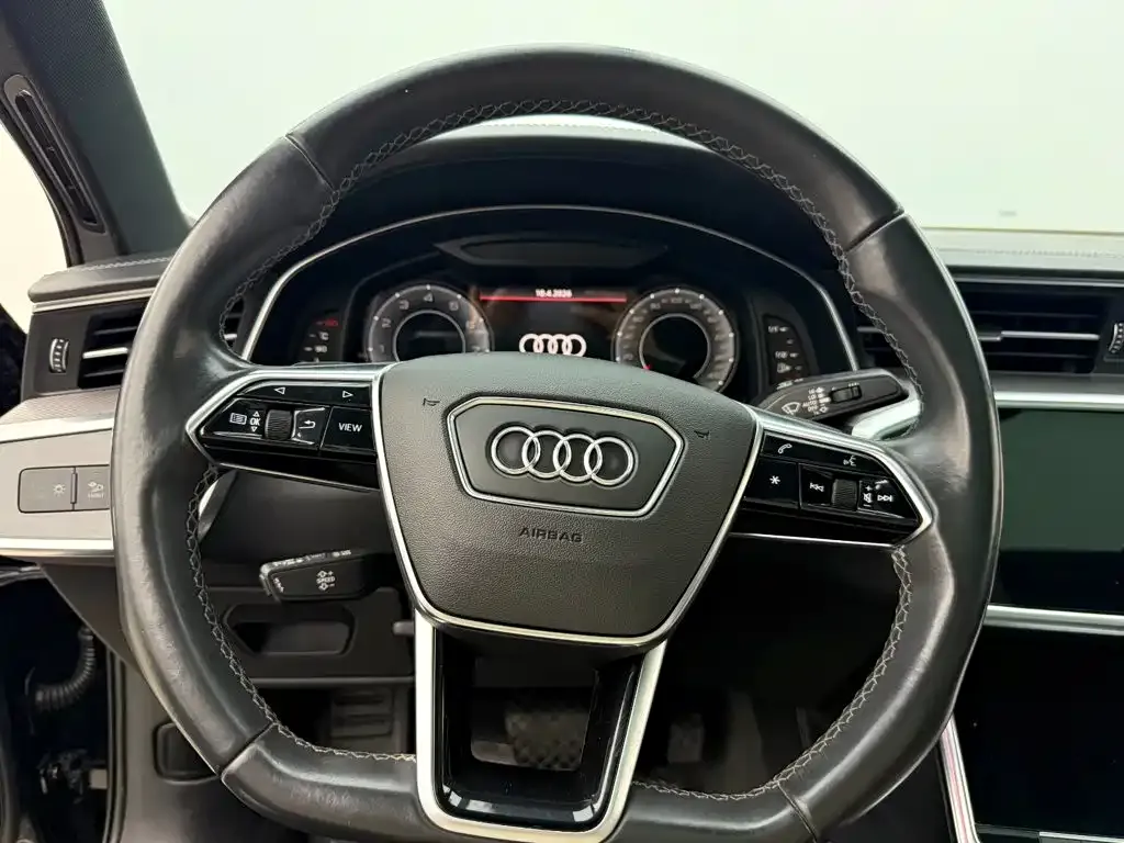 Audi A6L — фото 10