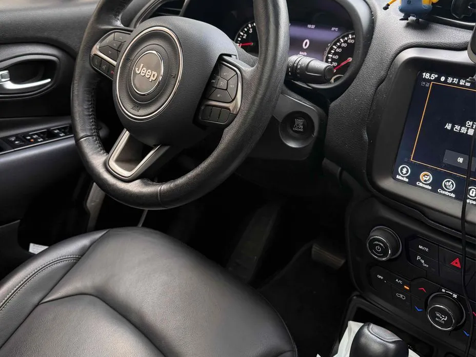 Jeep Renegade — фото 2