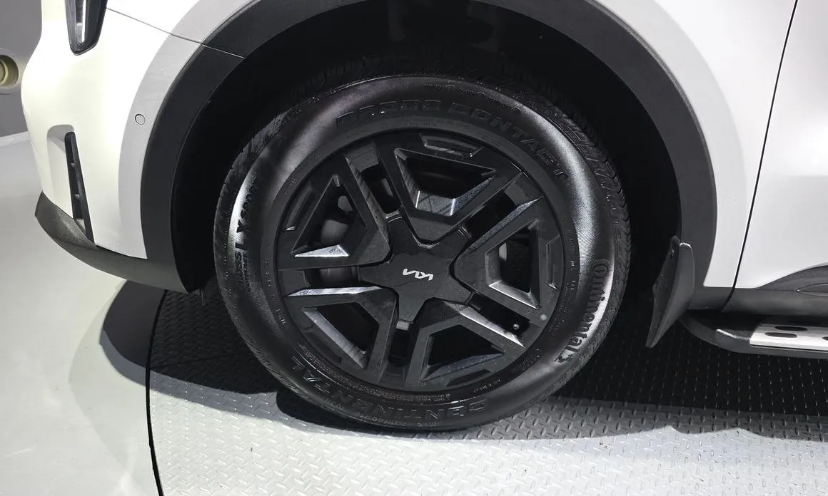 Kia Sorento — фото 3