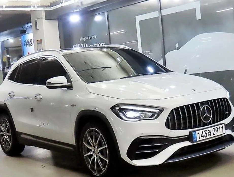 Mercedes-Benz GLA-Class GLA45 AMG 4MATIC+ 1