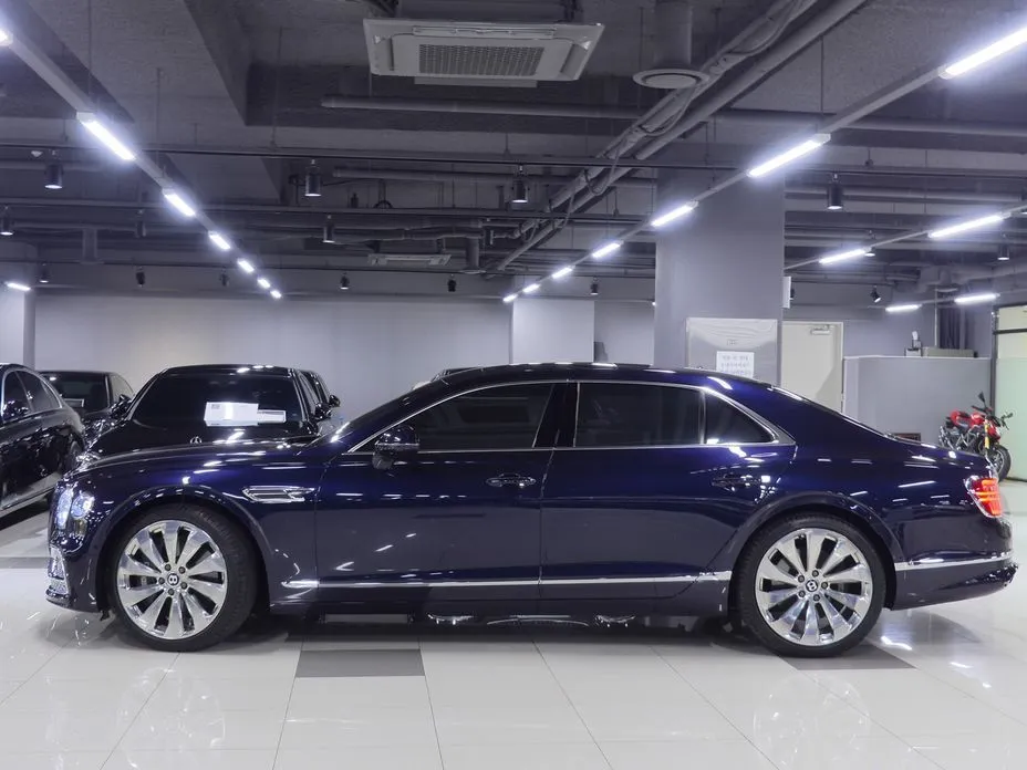 Bentley Flying Spur — фото 5
