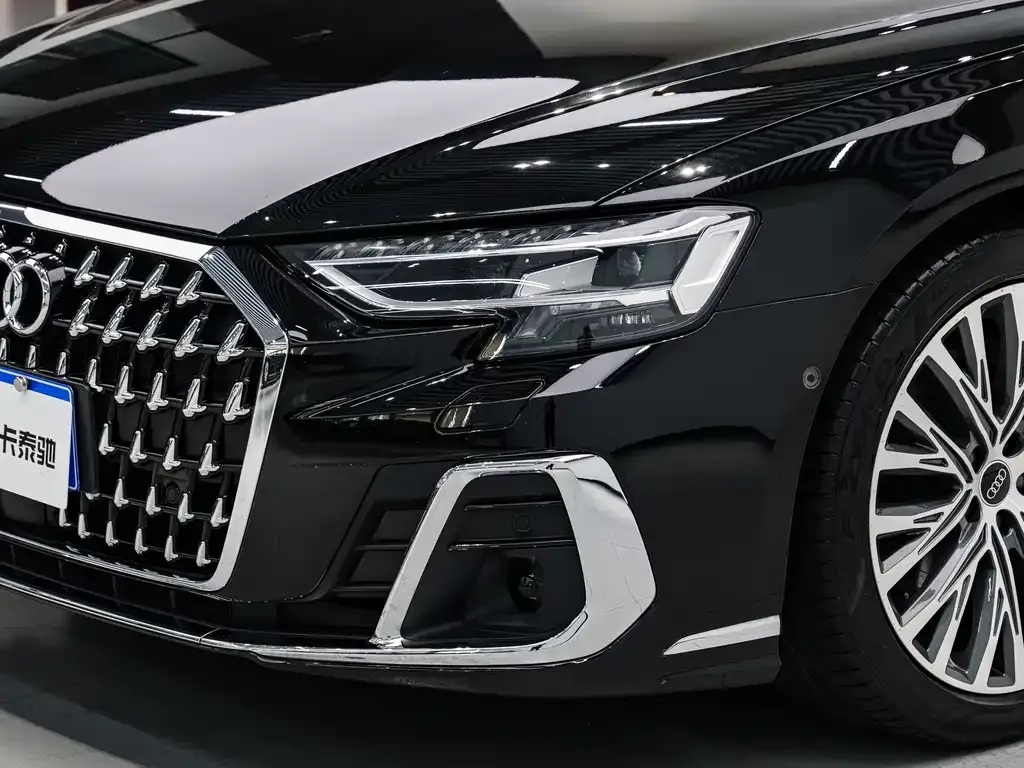 Audi A8 — фото 9