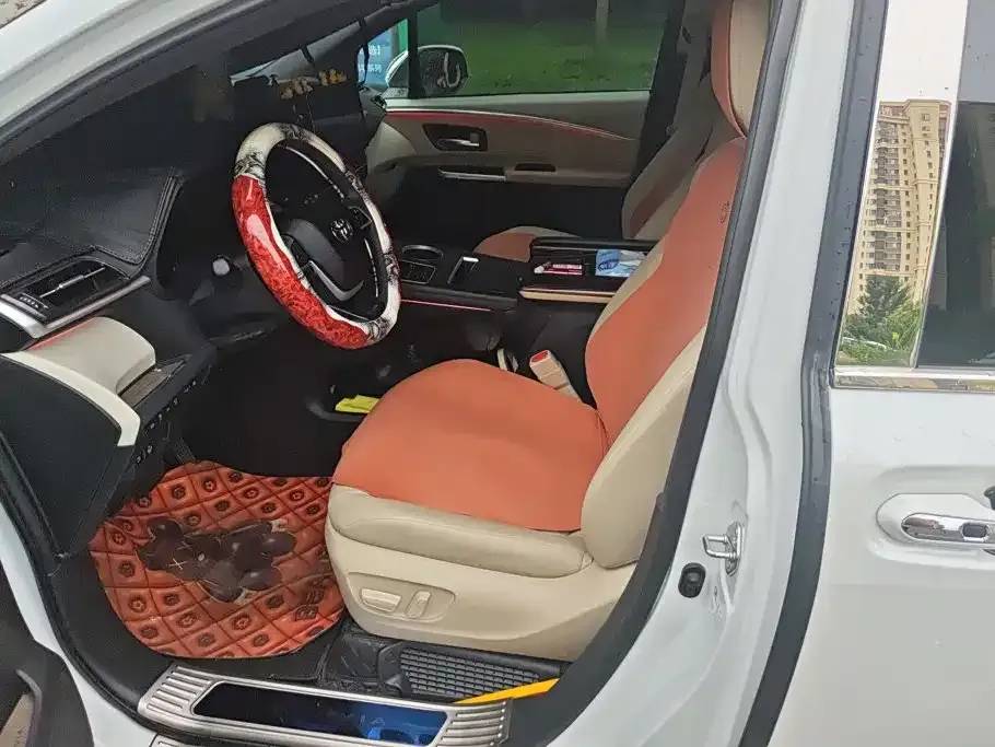 Toyota Granvia — фото 3