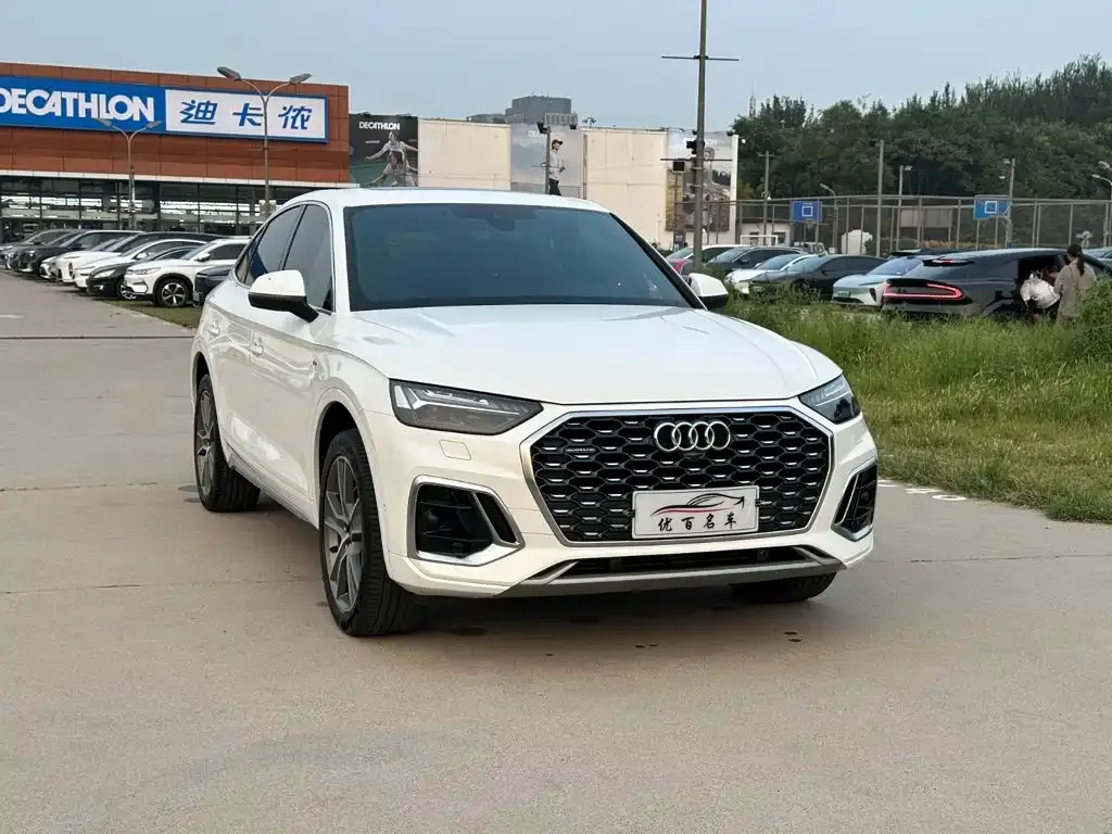 Audi Q5L Sportback — фото 5