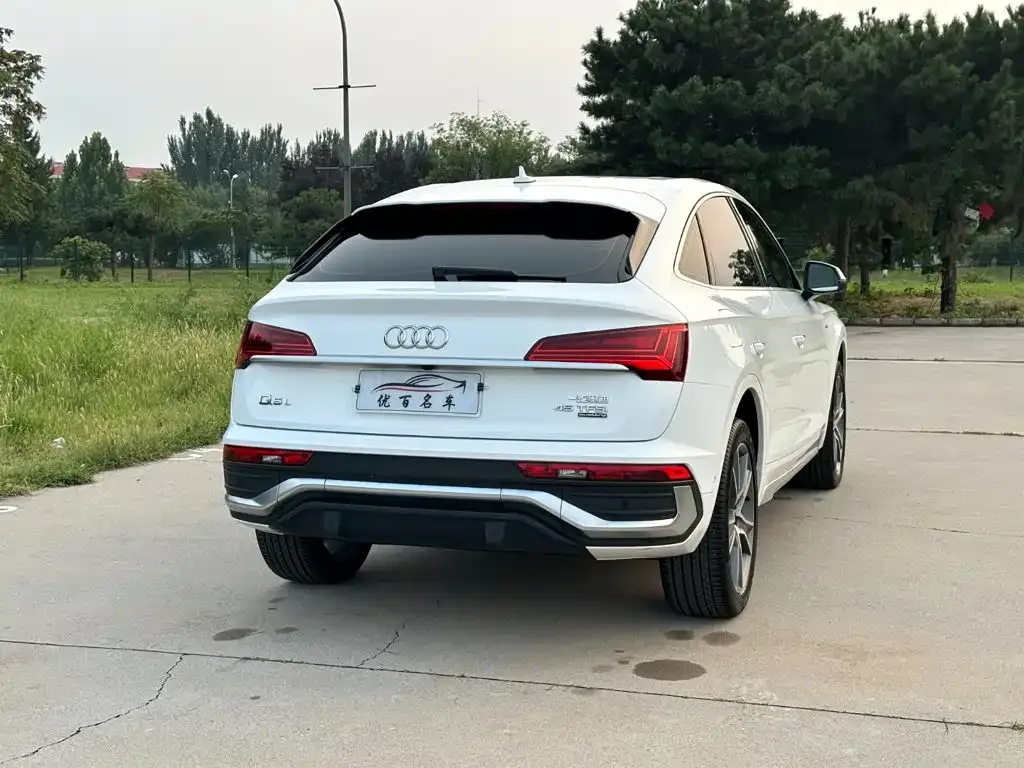 Audi Q5L Sportback — фото 7