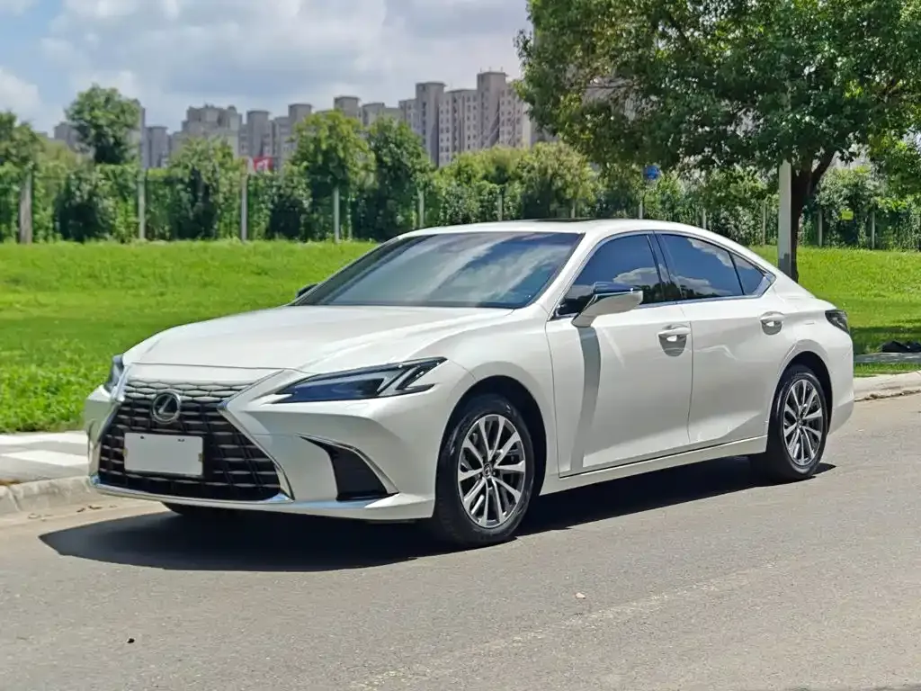 Lexus ES — фото 10