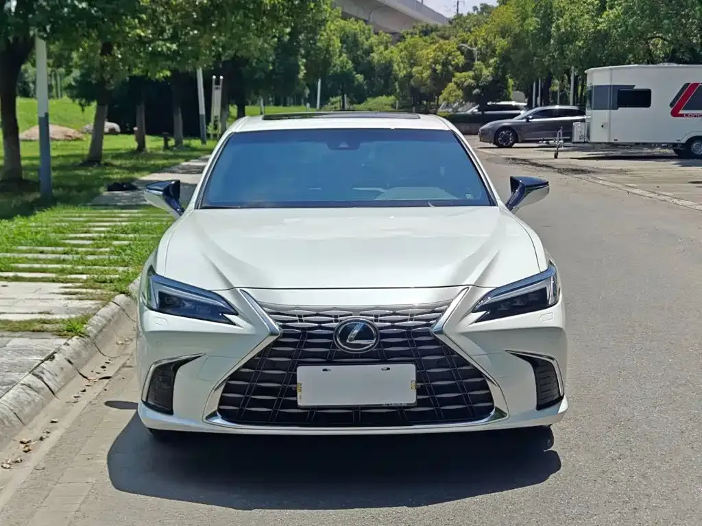 Lexus ES — фото 6