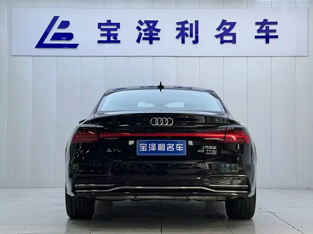 Audi A7L — фото 2