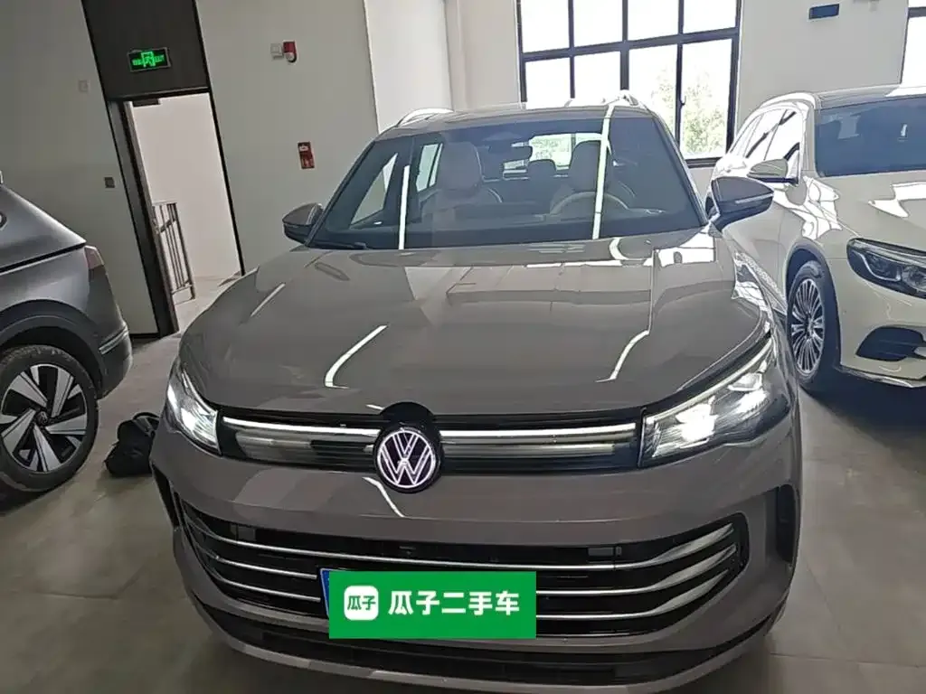 Volkswagen Tiguan L — фото 5