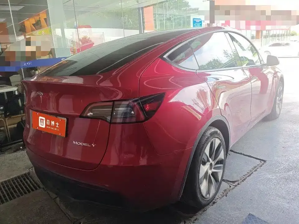 Tesla Model Y — фото 5